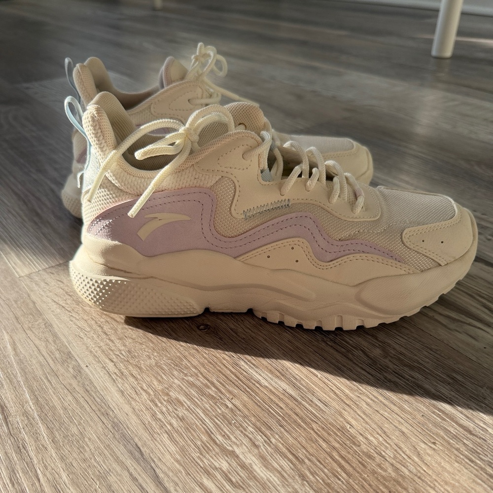 Anta White Sneakers Women Size 7